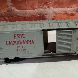 Vintage Life-Like HO Erie Lackawanna Train Boxcar EL 40' Sliding Door 73510